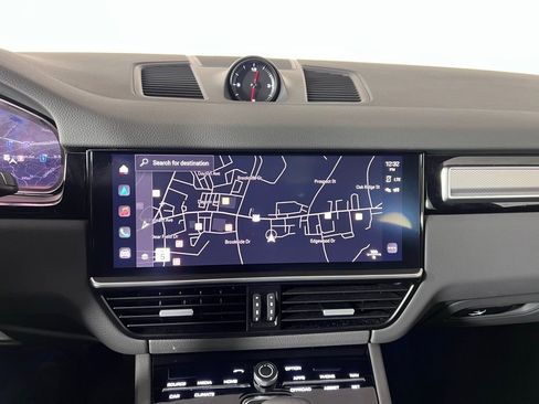 Certified 2023 Porsche Cayenne Platinum Edition AWD/4WD image 34