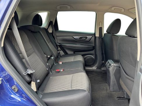 Used 2020 Nissan Rogue S image 20