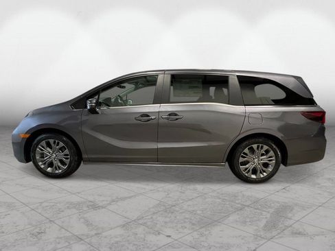 New 2026 Honda Odyssey Touring image 2