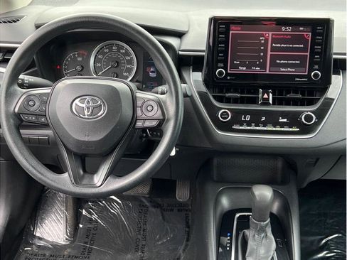 Used 2022 Toyota Corolla LE image 10