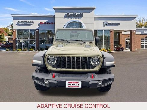 Certified 2025 Jeep Wrangler Rubicon image 3