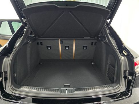 New 2025 Porsche Macan image 11