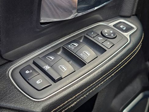 Used 2022 RAM 3500 Laramie AWD/4WD image 13