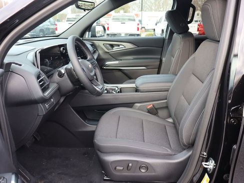 New 2026 Chevrolet Traverse LT w/ Driver Confidence Package AWD/4WD image 5