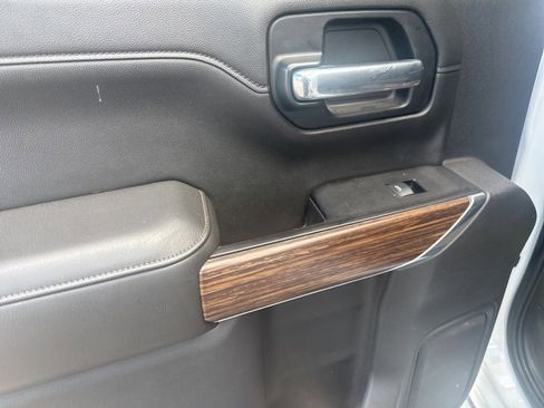 Used 2019 Chevrolet Silverado 1500 High Country w/ Z71 Off-Road Package image 12