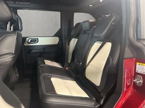 New 2026 Ford Bronco Outer Banks w/ Sasquatch Package AWD/4WD image 5