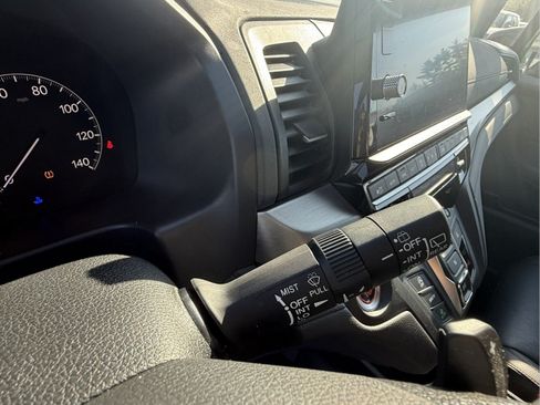 Used 2025 Honda Odyssey Sport-L image 31