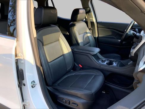 Used 2020 GMC Acadia SLT w/ Premium Package FWD image 9