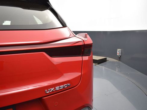 Used 2020 Lexus UX 250h w/ Premium Package image 28