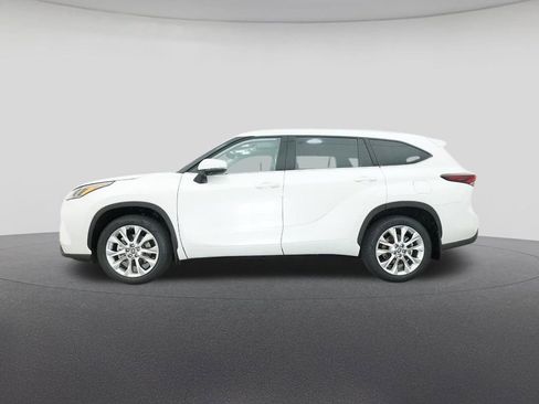 New 2026 Toyota Highlander Limited image 19