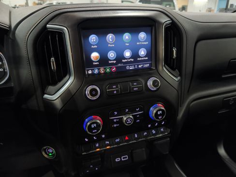 Used 2023 GMC Sierra 2500 AT4 w/ AT4 Premium Plus Package image 9