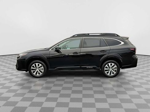 Used 2023 Subaru Outback Premium image 5