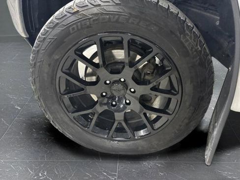 Used 2018 Ford F150 Lariat image 39