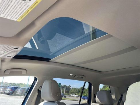 New 2025 Volkswagen Atlas SEL image 31