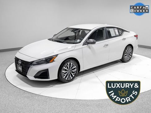 Used 2025 Nissan Altima 2.5 SV image 1