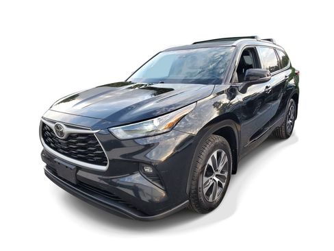 Used 2022 Toyota Highlander XLE AWD/4WD image 2