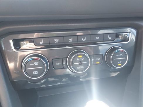 Used 2020 Volkswagen Tiguan SE w/ Panoramic Sunroof Package AWD/4WD image 17