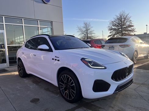 Used 2023 Maserati Grecale Modena image 4