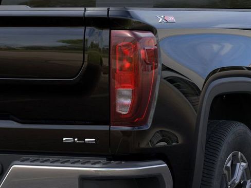 New 2026 GMC Sierra 1500 SLE image 11