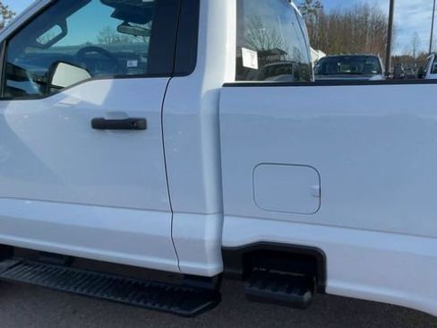 New 2026 Ford F250 XL w/ XL Chrome Package image 4