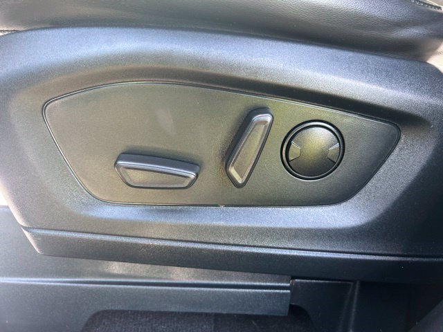 Used 2023 Ford Explorer XLT w/ Equipment Group 202A AWD/4WD image 14