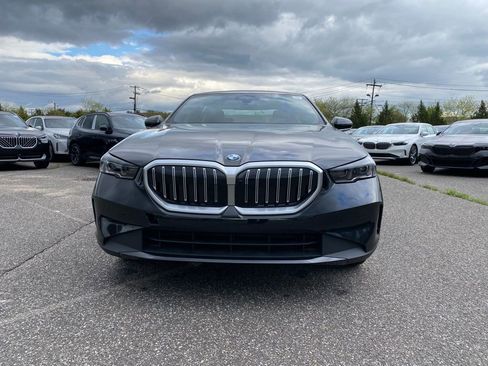 New 2026 BMW 530i xDrive w/ Premium Package AWD/4WD image 2