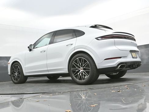 New 2025 Porsche Cayenne Coupe image 33