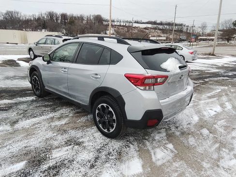 Used 2021 Subaru Crosstrek 2.0i image 3
