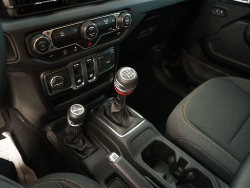 Used 2025 Jeep Wrangler Sport AWD/4WD image 24