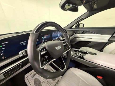 Certified 2024 Cadillac Lyriq Luxury RWD image 8