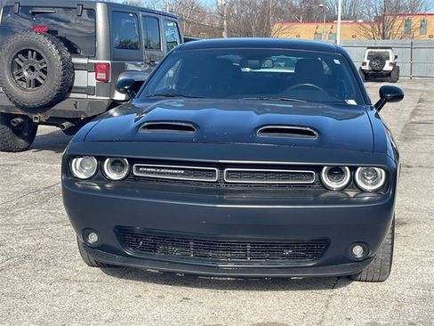 Used 2021 Dodge Challenger SXT image 7