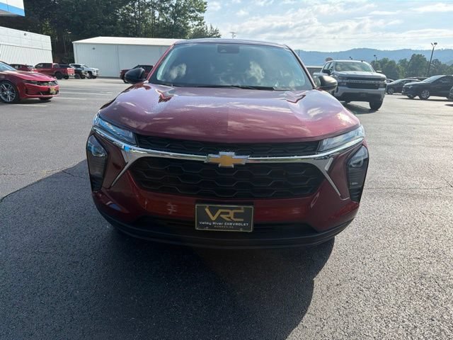 Used 2025 Chevrolet Trax LS FWD image 11