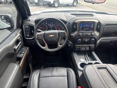 Used 2019 Chevrolet Silverado 1500 High Country w/ Technology Package AWD/4WD image 26