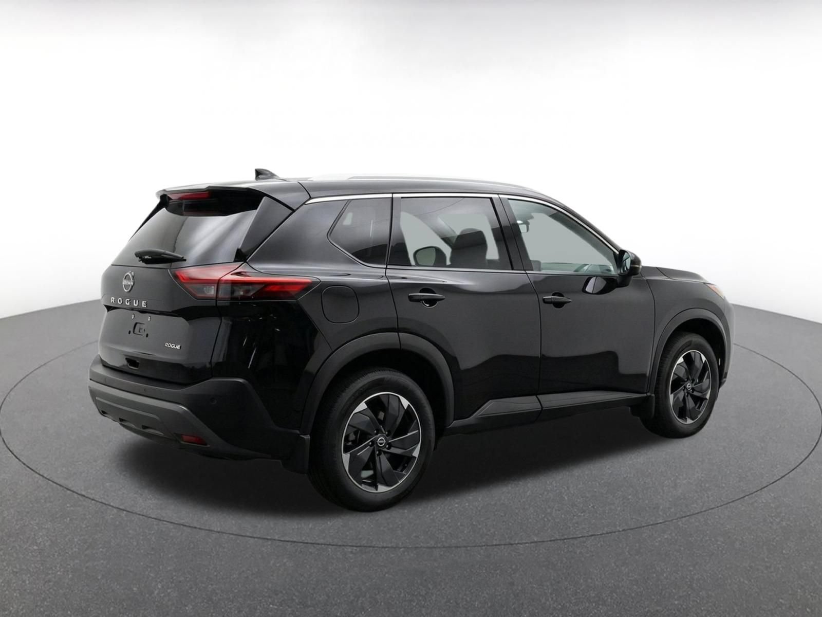 Used 2025 Nissan Rogue SV AWD/4WD image 8