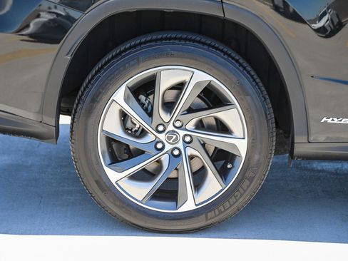 Used 2019 Lexus RX 450hL Luxury w/ Accessory Package AWD/4WD image 11