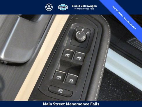 New 2025 Volkswagen Atlas Cross Sport SE AWD/4WD image 28