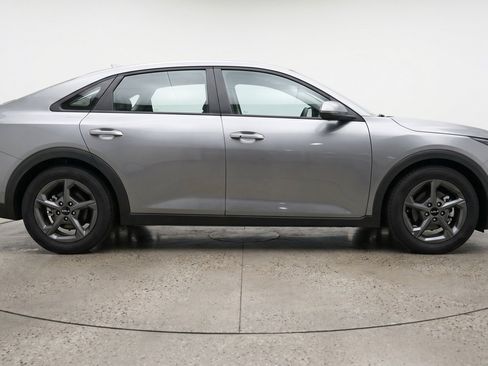 Used 2025 Kia K4 FWD image 11
