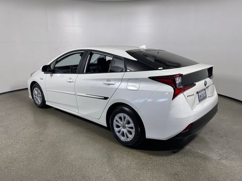 Certified 2019 Toyota Prius LE w/ Carpet Mat Package FWD image 5