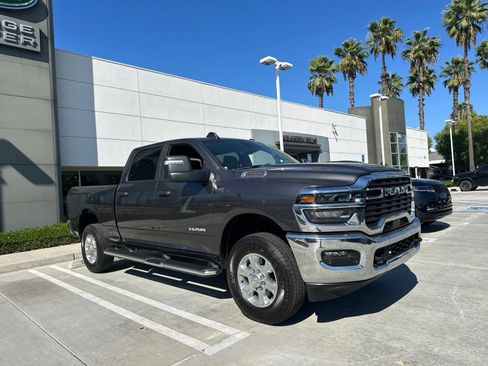 Used 2025 RAM 2500 Big Horn AWD/4WD image 2