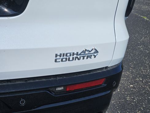 New 2026 Chevrolet Traverse High Country FWD image 5