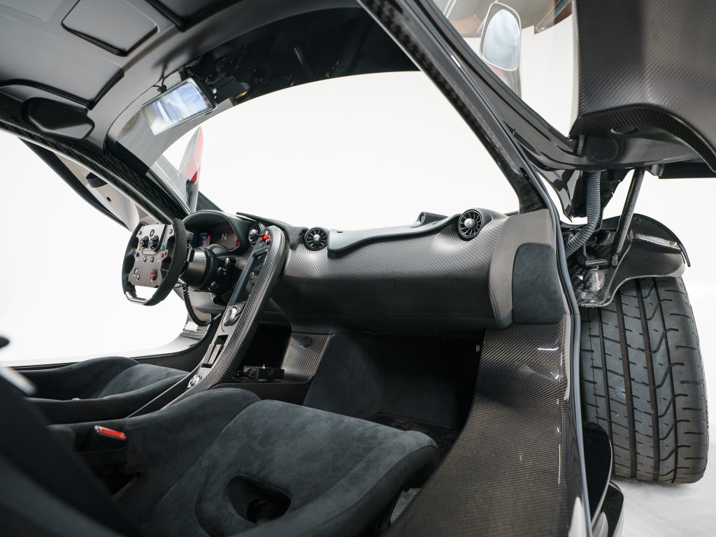 Used 2015 McLaren P1 RWD image 10