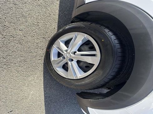 Used 2022 Nissan Kicks S image 12