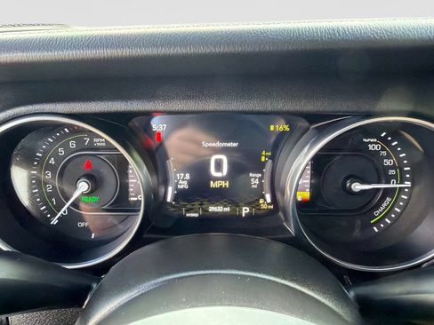 Used 2023 Jeep Wrangler Unlimited Sahara w/ Cold Weather Group AWD/4WD image 29