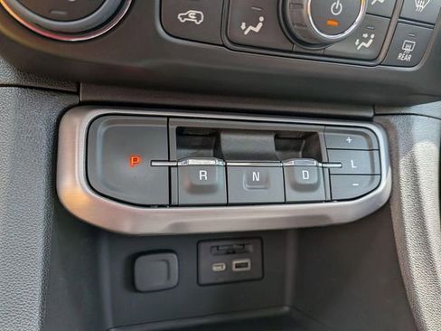 Used 2023 GMC Acadia AT4 w/ Technology Package image 17