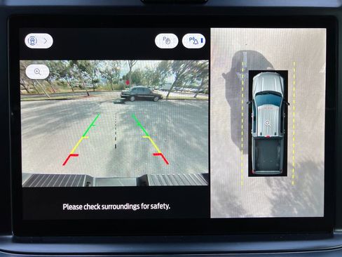 Used 2025 Ford F350 Platinum w/ FX4 Off-Road Package image 24