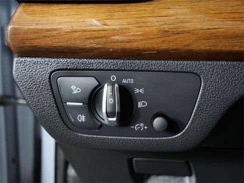 Used 2023 Audi Q5 2.0T Premium w/ Convenience Package image 25