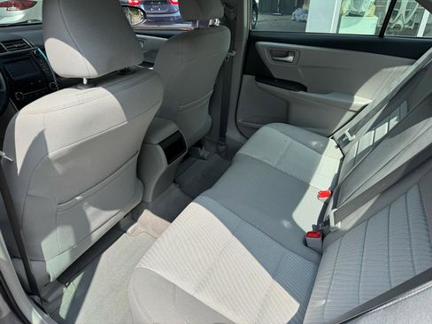 Used 2017 Toyota Camry LE FWD image 11