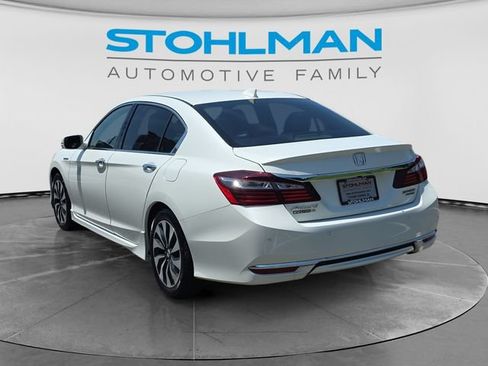 Used 2017 Honda Accord Touring image 7
