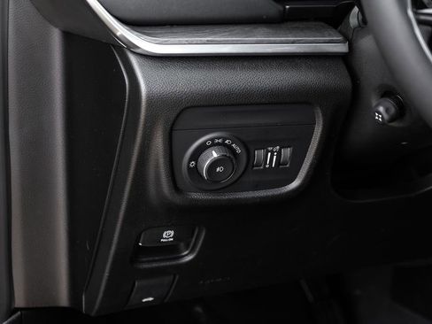 Used 2023 Jeep Grand Cherokee L Overland AWD/4WD image 40