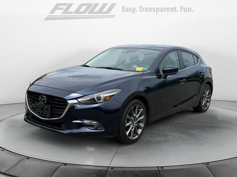 Used 2018 MAZDA MAZDA3 Grand Touring w/ Premium Equipment Package FWD image 4